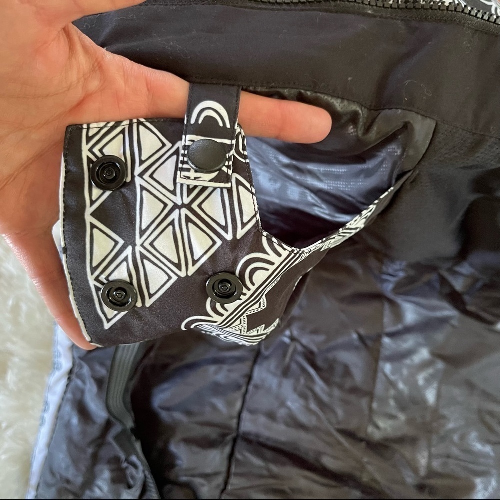 NEW SMX Ski Snowboard Jacket Black Aztec Print Black White Size Medium NWT - Picture 15 of 16